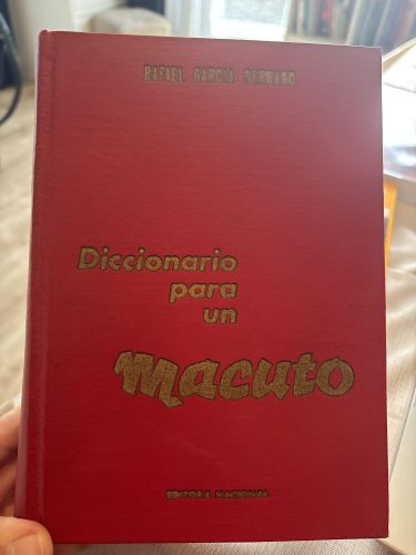 Portada del libro de Diccionario para un Macuto