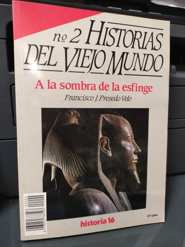 Portada del libro de HISTORIAS DEL VIEJO MUNDO Nº 2 A LA SOMBRA DE LA ESFINGE