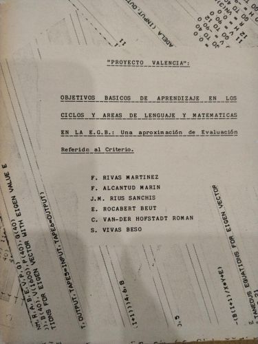 Proyecto Valencia: Objetivos básicos de aprendizaje en los ciclos y áreas de Lenguaje y Matemáticas en la E.G.B.: una aproximación de Evaluación Referida al Criterio