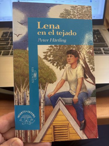 Lena en el tejado