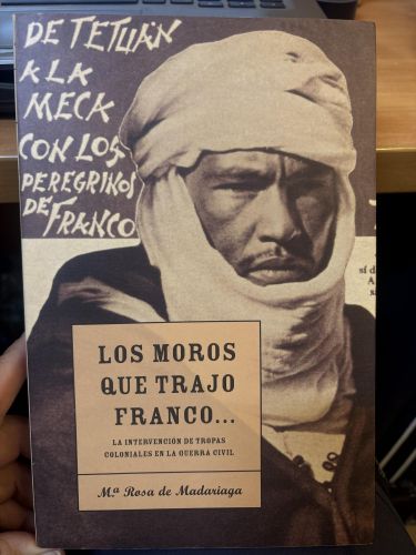 Portada del libro de MOROS TRAJO FRANCO... (MARTINEZ ROCA).