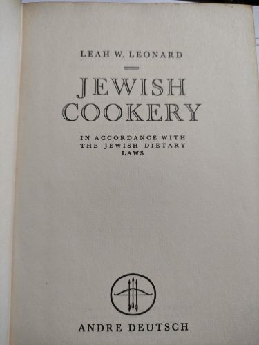Portada del libro de JEWISH COOKERY: IN ACCORDANCE WITH THE JEWISH DIETARY LAWS [HARDCOVER] LEONARD, LEAH W.