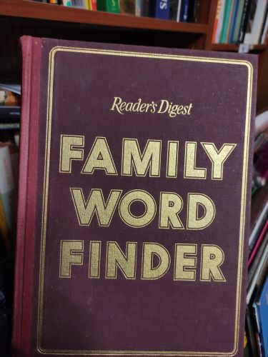 Portada del libro de FAMILY WORD FINDER: A NEW THESAURUS OF SYNONYMS AND ANTONYMS IN DICTIONARY FORM READERS DIGEST
