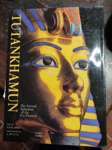 Portada del libro de TUTANKHAMUN: THE ETERNAL SPLENDOUR OF THE BOY PHARAOH JAMES, T.G.H.