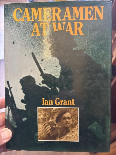 Portada del libro de CAMERAMEN AT WAR BY IAN GRANT (1980-11-21) [TAPA DURA]